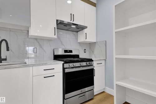 2020 155 Avenue, Edmonton, AB - Indoor Photo Showing Kitchen