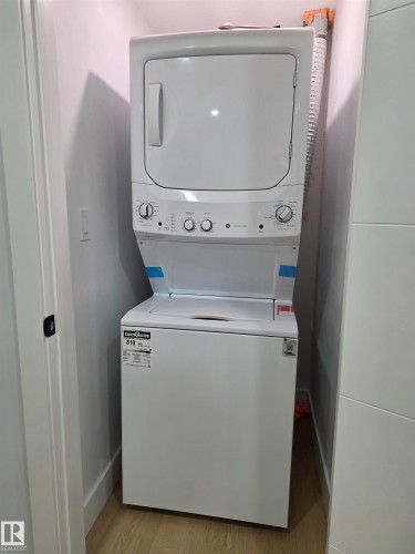 2020 155 Avenue, Edmonton, AB - Indoor Photo Showing Laundry Room