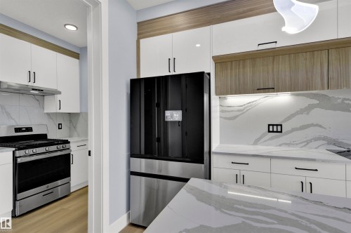 2020 155 Avenue, Edmonton, AB - Indoor Photo Showing Kitchen