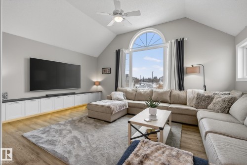 121 Galland Crescent, Edmonton, AB - Indoor Photo Showing Living Room