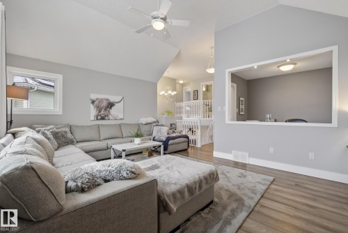 121 Galland Crescent, Edmonton, AB - Indoor Photo Showing Living Room