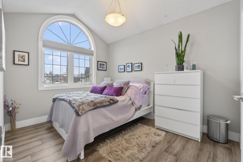 121 Galland Crescent, Edmonton, AB - Indoor Photo Showing Bedroom