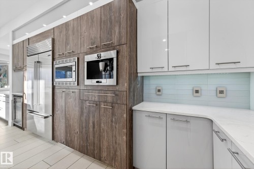 14643 92A Avenue, Edmonton, AB - Indoor Photo Showing Kitchen