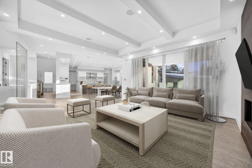 14643 92A Avenue, Edmonton, AB - Indoor Photo Showing Living Room