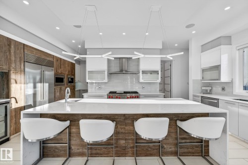 14643 92A Avenue, Edmonton, AB - Indoor Photo Showing Kitchen With Upgraded Kitchen