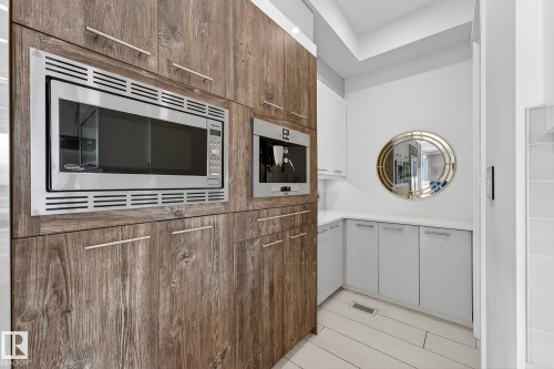 14643 92A Avenue, Edmonton, AB - Indoor Photo Showing Kitchen