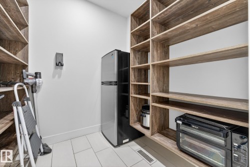 14643 92A Avenue, Edmonton, AB - Indoor