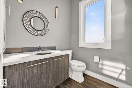 14643 92A Avenue, Edmonton, AB - Indoor Photo Showing Bathroom