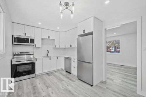 72 Habitat Crescent, Edmonton, AB - Indoor Photo Showing Kitchen