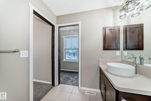 5251 Chappelle Road, Edmonton, AB - Indoor Photo Showing Bathroom