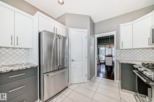 170 Blackburn Drive W, Edmonton, AB - Indoor Photo Showing Kitchen With Upgraded Kitchen