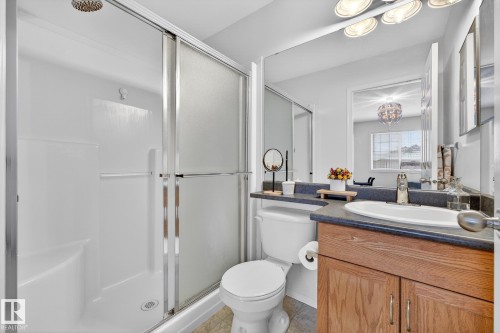 16 225 Blackburn Drive E, Edmonton, AB - Indoor Photo Showing Bathroom