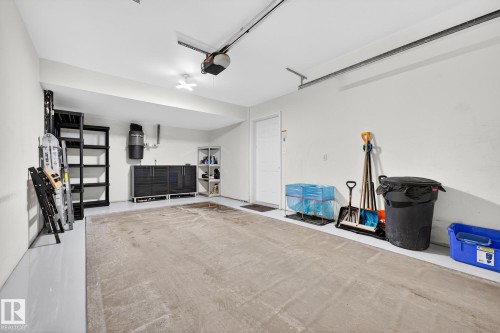 16 225 Blackburn Drive E, Edmonton, AB - Indoor Photo Showing Garage