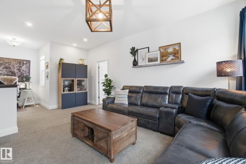 1525 Darby Bay, Edmonton, AB - Indoor Photo Showing Living Room