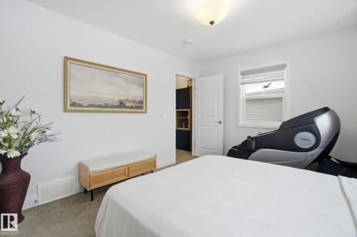 1525 Darby Bay, Edmonton, AB - Indoor Photo Showing Bedroom