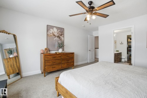 1525 Darby Bay, Edmonton, AB - Indoor Photo Showing Bedroom