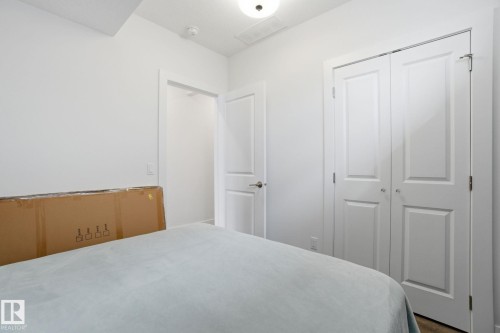 1525 Darby Bay, Edmonton, AB - Indoor Photo Showing Bedroom