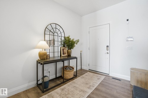 1525 Darby Bay, Edmonton, AB - Indoor Photo Showing Other Room