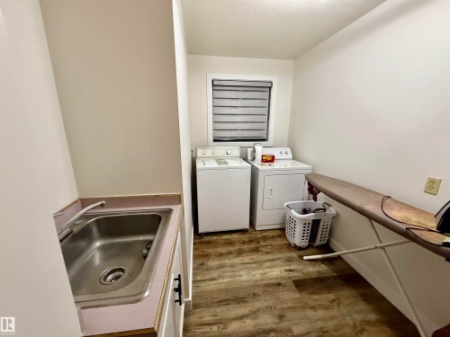 4514 56 Avenue, Barrhead, AB - Indoor Photo Showing Laundry Room