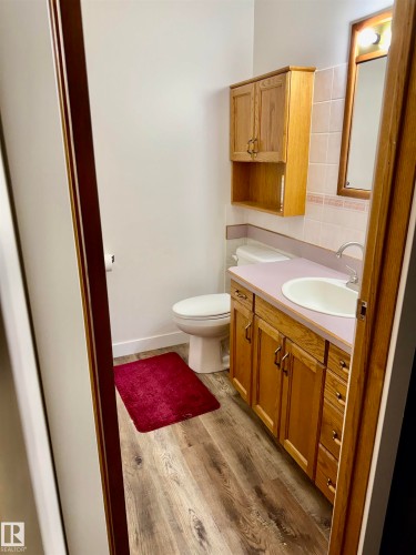 4514 56 Avenue, Barrhead, AB - Indoor Photo Showing Bathroom