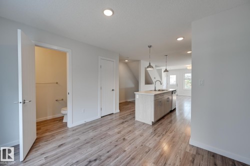 26 2215 24 Street, Edmonton, AB - Indoor Photo Showing Kitchen