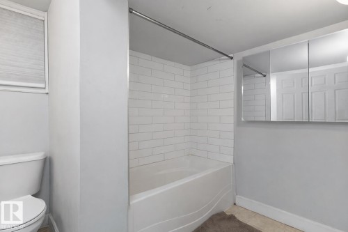 10919 116 Street, Edmonton, AB - Indoor Photo Showing Bathroom