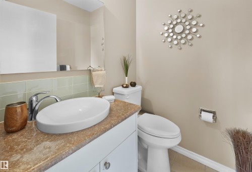 10928 36A Avenue, Edmonton, AB - Indoor Photo Showing Bathroom