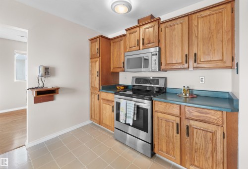 10928 36A Avenue, Edmonton, AB - Indoor Photo Showing Kitchen