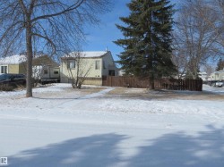 102 CHUNGO Crescent  Devon, AB T9G 1V5