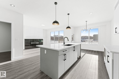 3 Pierwyck Loop, Spruce Grove, AB - Indoor Photo Showing Kitchen With Upgraded Kitchen