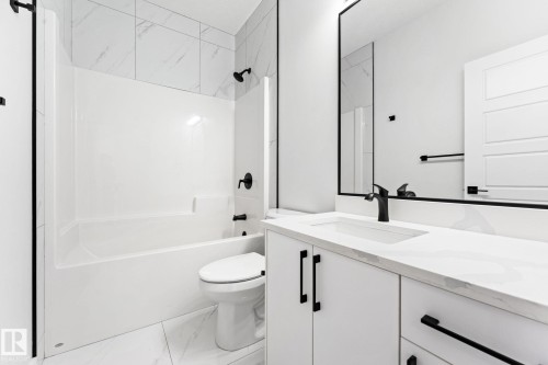 3 Pierwyck Loop, Spruce Grove, AB - Indoor Photo Showing Bathroom