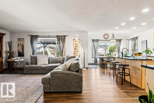 16820 57 Street, Edmonton, AB - Indoor Photo Showing Living Room