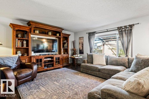 16820 57 Street, Edmonton, AB - Indoor Photo Showing Living Room