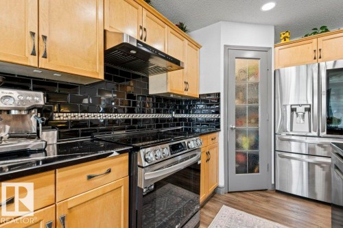 16820 57 Street, Edmonton, AB - Indoor Photo Showing Kitchen