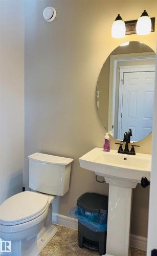 1542 33A Street, Edmonton, AB - Indoor Photo Showing Bathroom