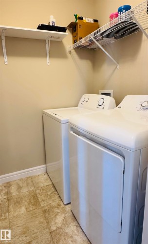 1542 33A Street, Edmonton, AB - Indoor Photo Showing Laundry Room