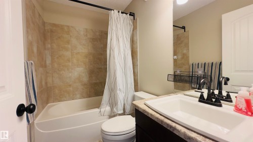 1542 33A Street, Edmonton, AB - Indoor Photo Showing Bathroom