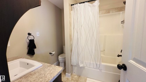 1542 33A Street, Edmonton, AB - Indoor Photo Showing Bathroom