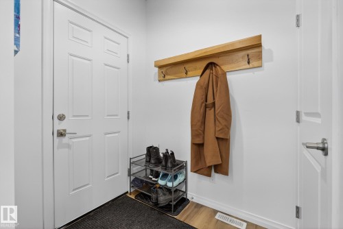 203 Charlesworth Drive, Edmonton, AB - Indoor Photo Showing Other Room
