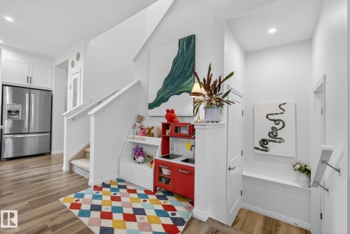 203 Charlesworth Drive, Edmonton, AB - Indoor