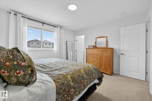 203 Charlesworth Drive, Edmonton, AB - Indoor Photo Showing Bedroom