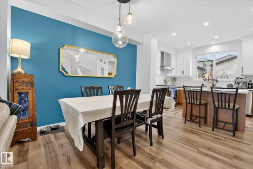203 Charlesworth Drive, Edmonton, AB - Indoor Photo Showing Dining Room