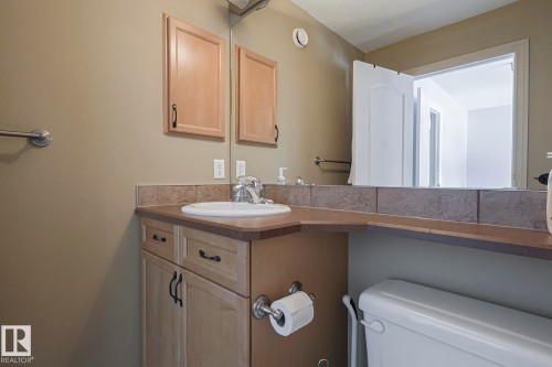 16 Hartwick Gate, Spruce Grove, AB - Indoor Photo Showing Bathroom
