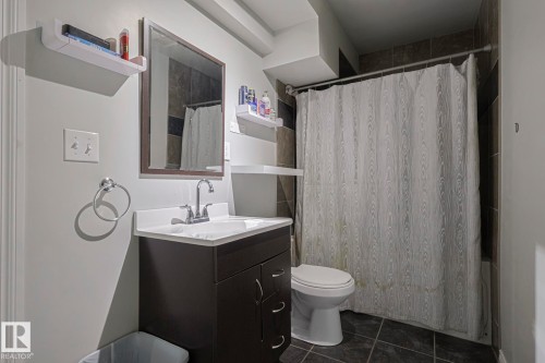 16 Hartwick Gate, Spruce Grove, AB - Indoor Photo Showing Bathroom