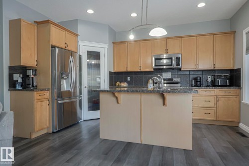 16 Hartwick Gate, Spruce Grove, AB - Indoor Photo Showing Kitchen