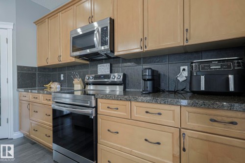 16 Hartwick Gate, Spruce Grove, AB - Indoor Photo Showing Kitchen