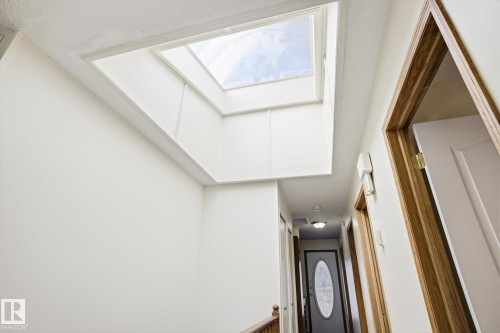 Detailed view of a skylight - 83 Bellevue Crescent, St. Albert, AB - Indoor Photo Showing Other Room