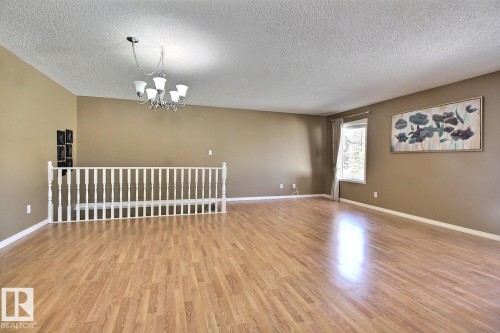 8146 27 Avenue, Edmonton, AB - Indoor Photo Showing Other Room