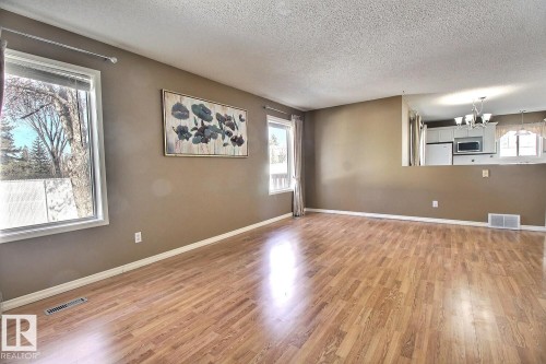 8146 27 Avenue, Edmonton, AB - Indoor Photo Showing Other Room