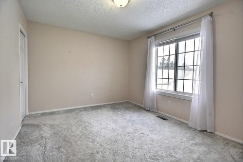 8146 27 Avenue, Edmonton, AB - Indoor Photo Showing Other Room